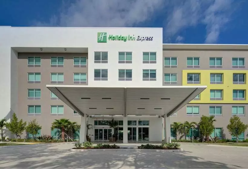 Hotelli Holiday Inn Express Doral Miami, An Ihg