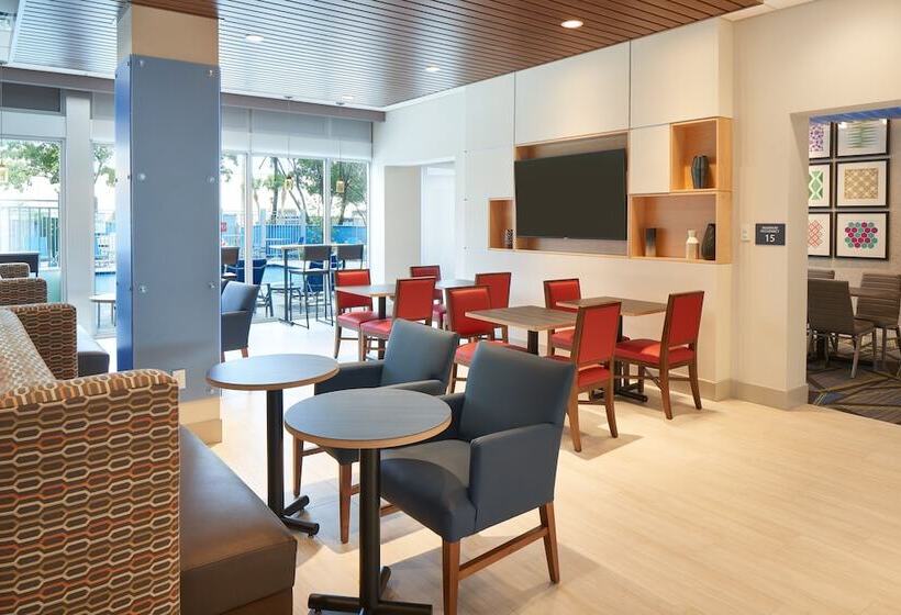 ホテル Holiday Inn Express Doral Miami, An Ihg