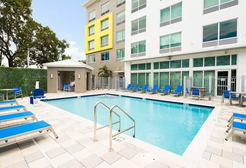 Hotelli Holiday Inn Express Doral Miami, An Ihg