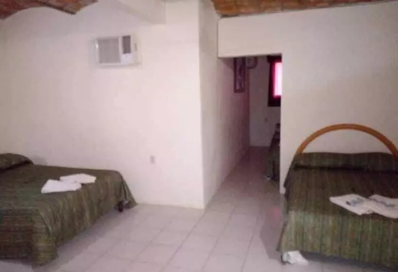 ホテル Bungalows La Rienda Guayabitos