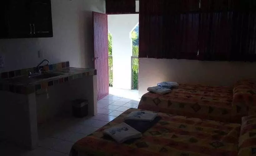 ホテル Bungalows La Rienda Guayabitos