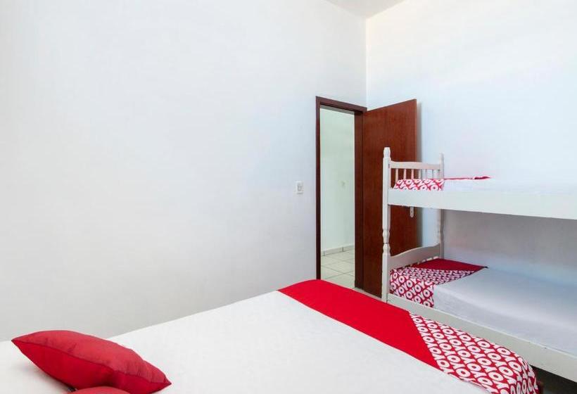 ホテル Oyo  Camacho