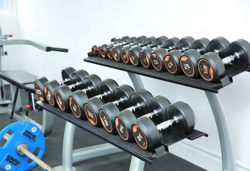 Pedro Barn Hotel At Little England Cottages