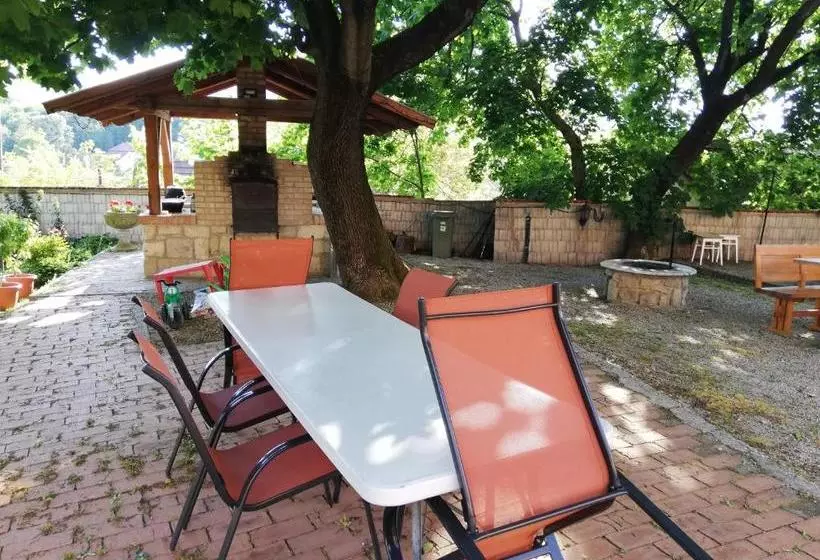 Aamiaismajoitus (B&B) Olze Panzió