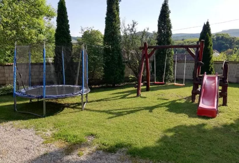 Aamiaismajoitus (B&B) Olze Panzió