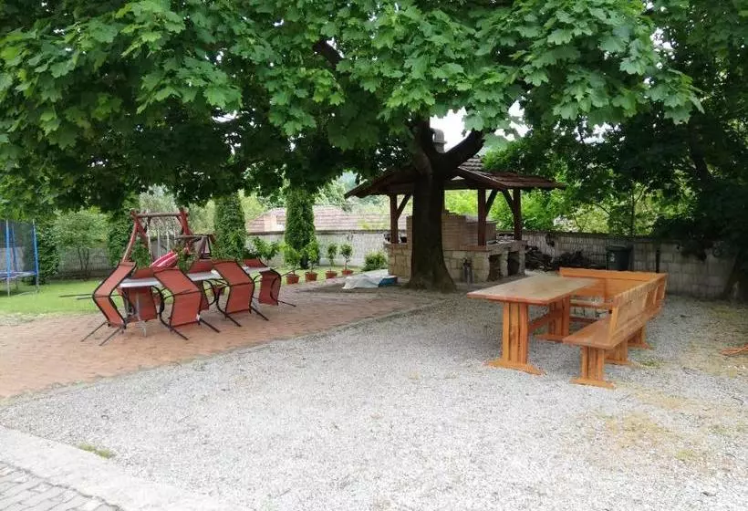 Aamiaismajoitus (B&B) Olze Panzió