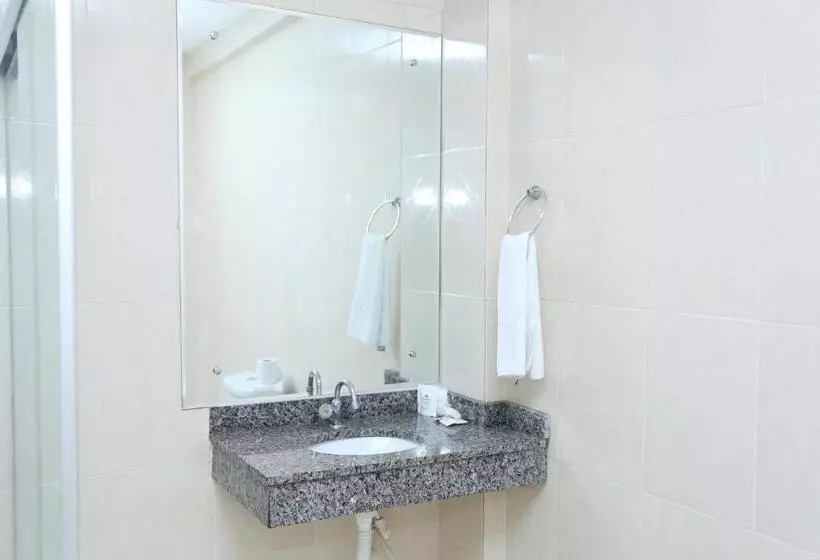 Hotelli Avelan Plaza