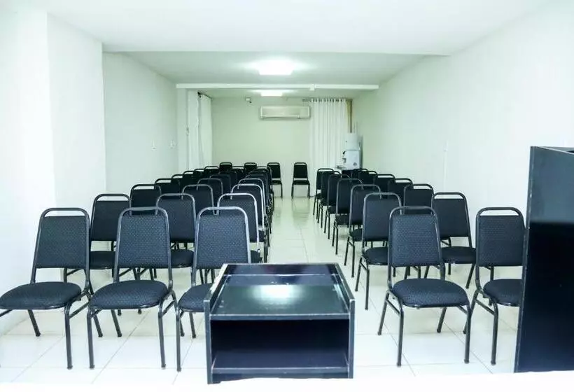 Hotelli Avelan Plaza