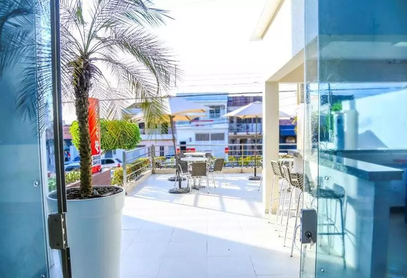 Hotelli Avelan Plaza