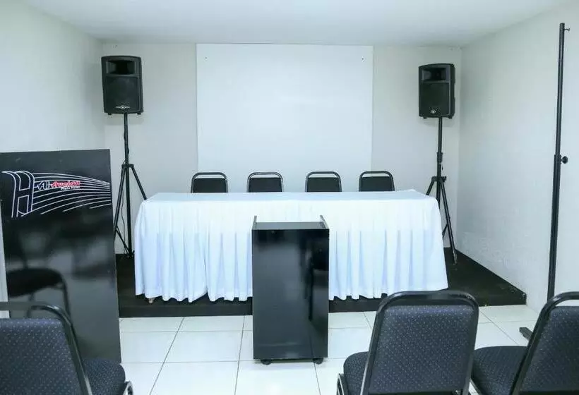 Hotelli Avelan Plaza