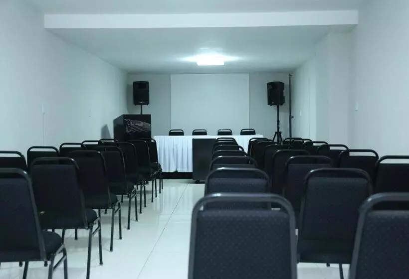 Hotelli Avelan Plaza