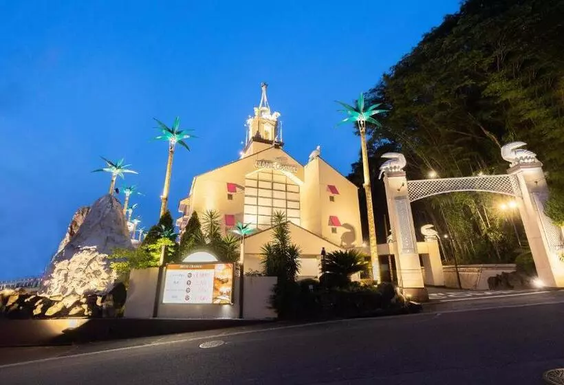 ホテル チャペルココナッツ 亀山