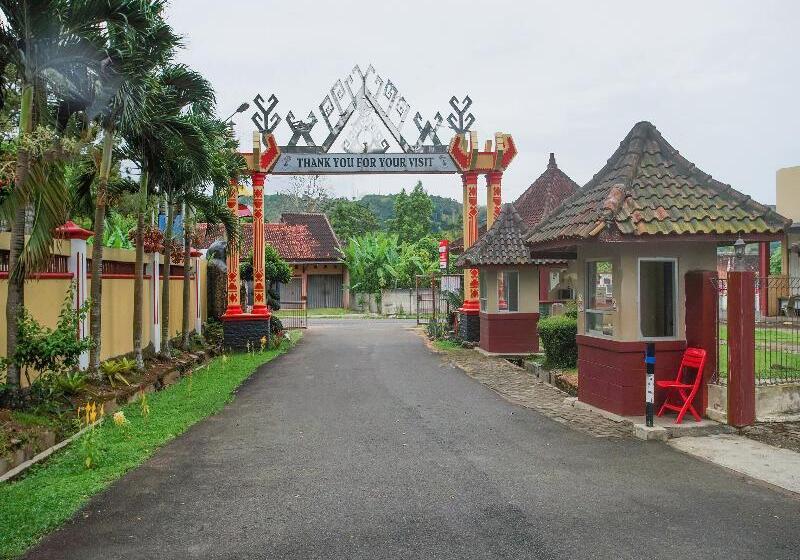 Collection O 89999 Hotel Bumi Kedaton Resort