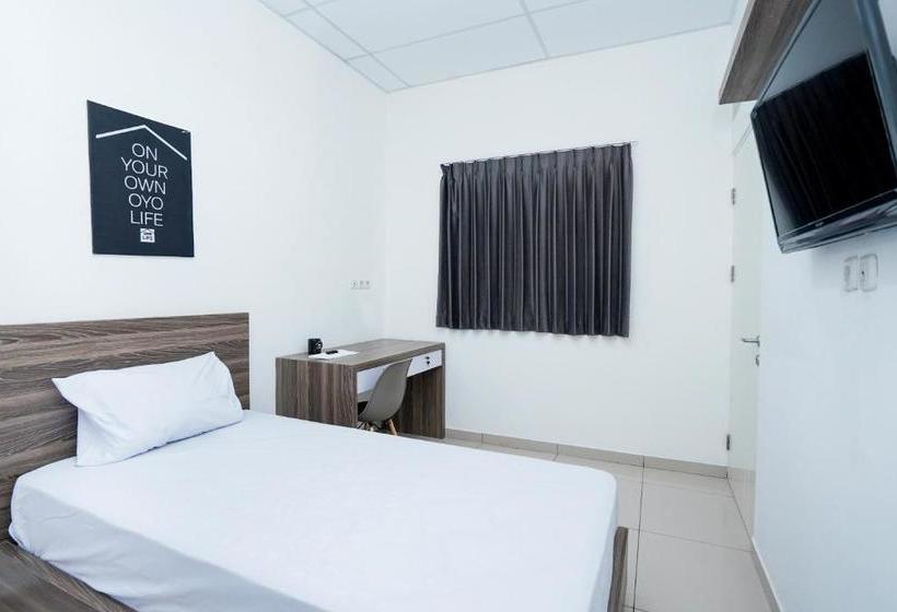 בית מלון כפרי Oyo Life 2462 Kost Surabaya