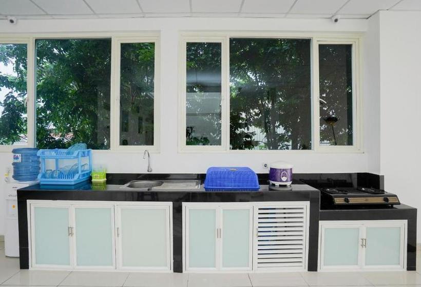 בית מלון כפרי Oyo Life 2462 Kost Surabaya