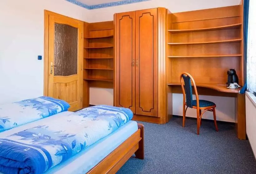 Hotelli Villa Karolina