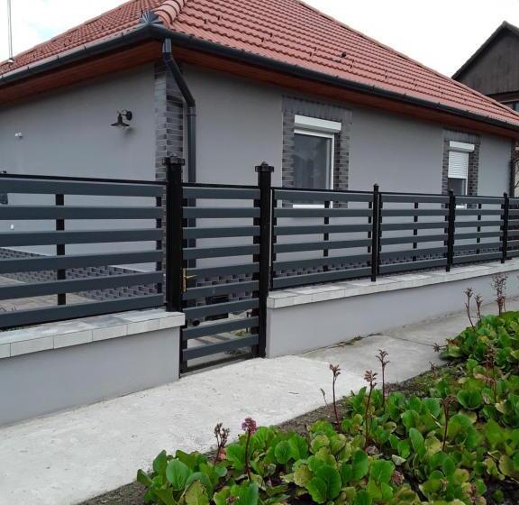 פנסיון Tornácos Vendégház Tápiószentmárton