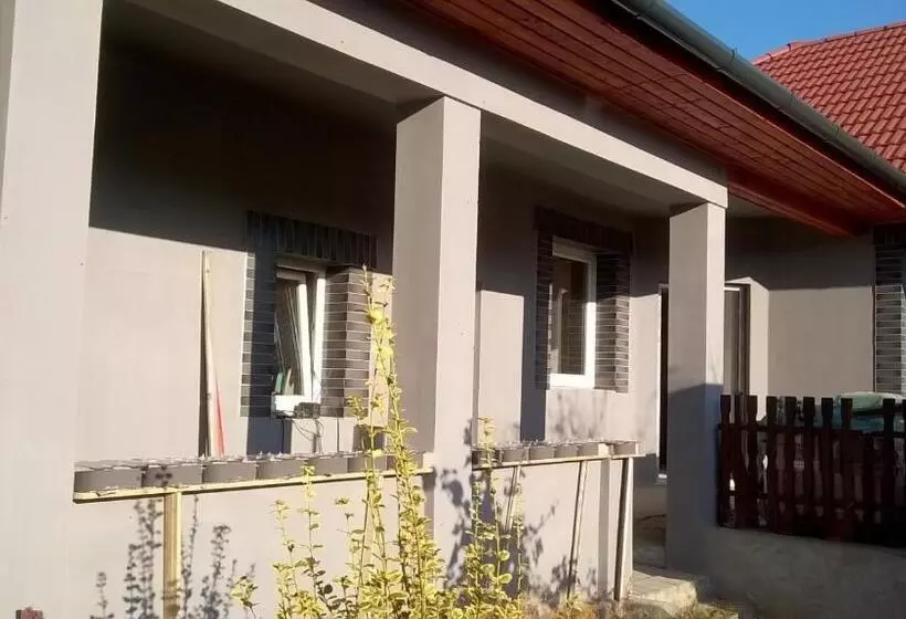 ペンション Tornácos Vendégház Tápiószentmárton