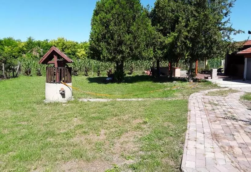 ペンション Tornácos Vendégház Tápiószentmárton