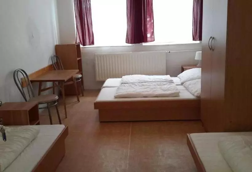 ペンション Turistická Ubytovna Zámeček