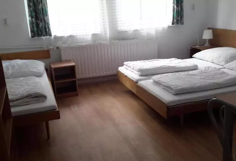 ペンション Turistická Ubytovna Zámeček