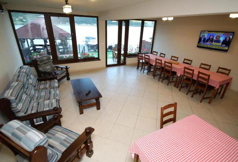 פנסיון Vila Golful Dunării