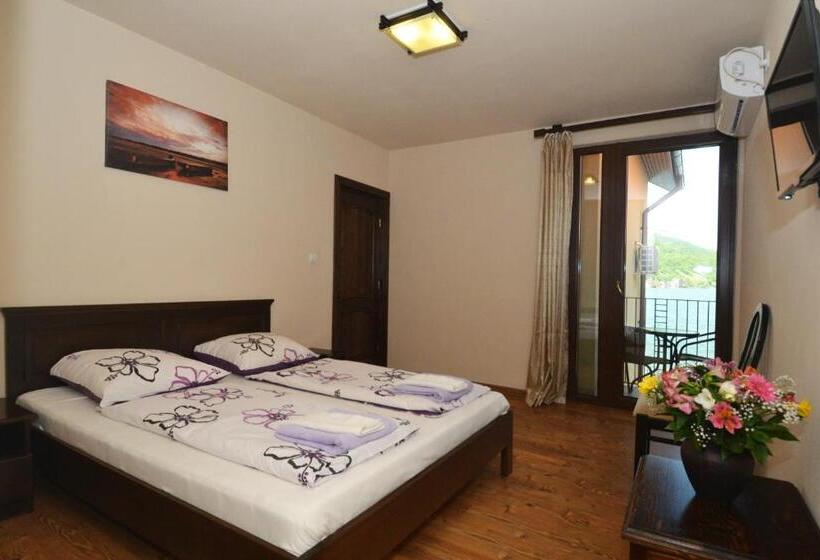 פנסיון Vila Golful Dunării