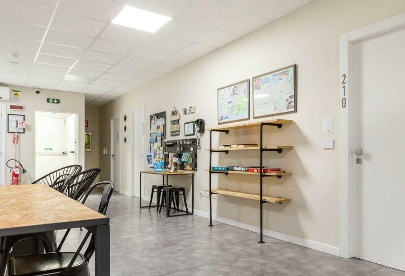 Piccolo Catalunya Hostel