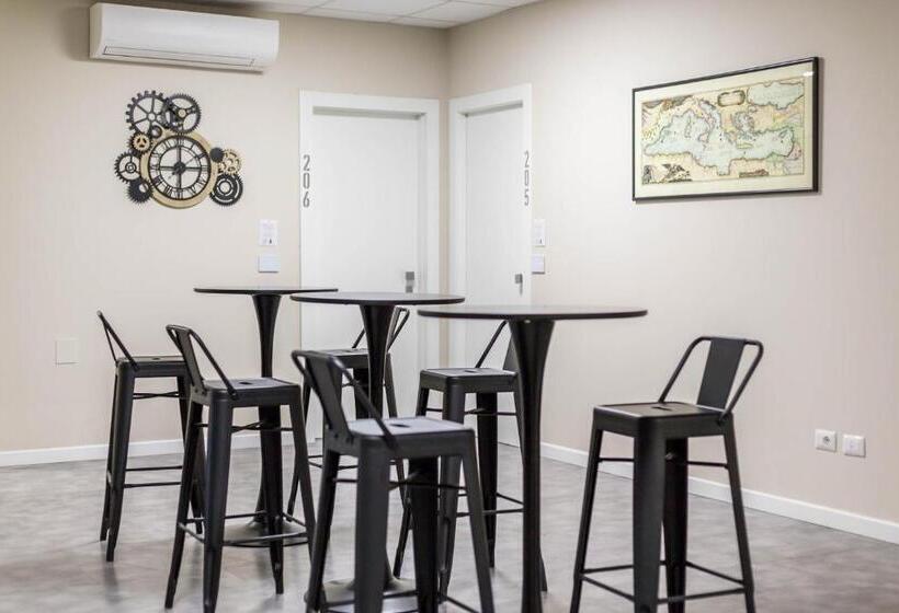 Piccolo Catalunya Hostel