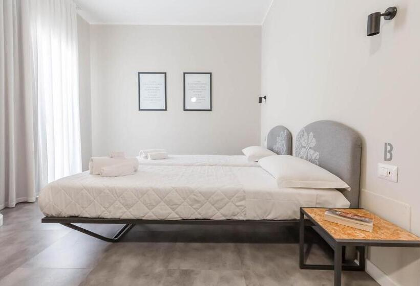 Piccolo Catalunya Hostel