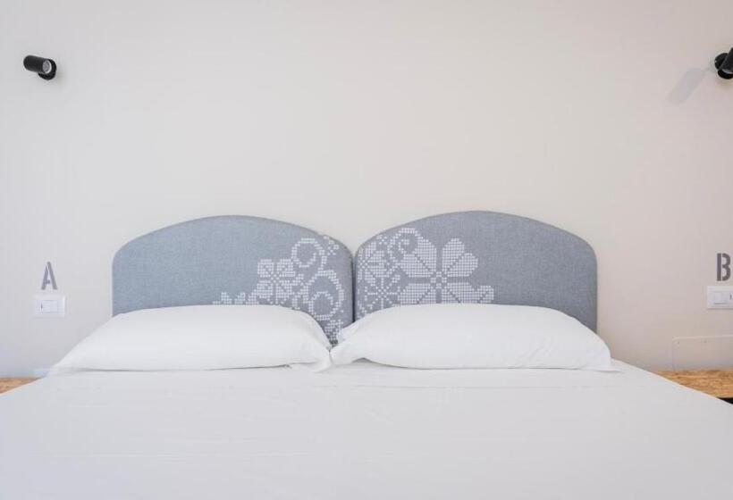 Piccolo Catalunya Hostel