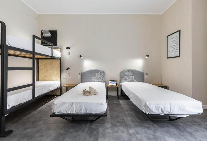 Piccolo Catalunya Hostel