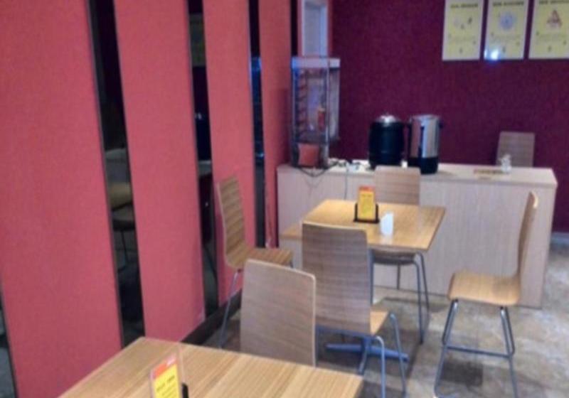 호텔 7 Days Inn Bazhong Nan Chi South Road Fenghuang City Branch