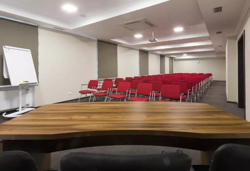 Hotelli Optima Collection Chernihiv