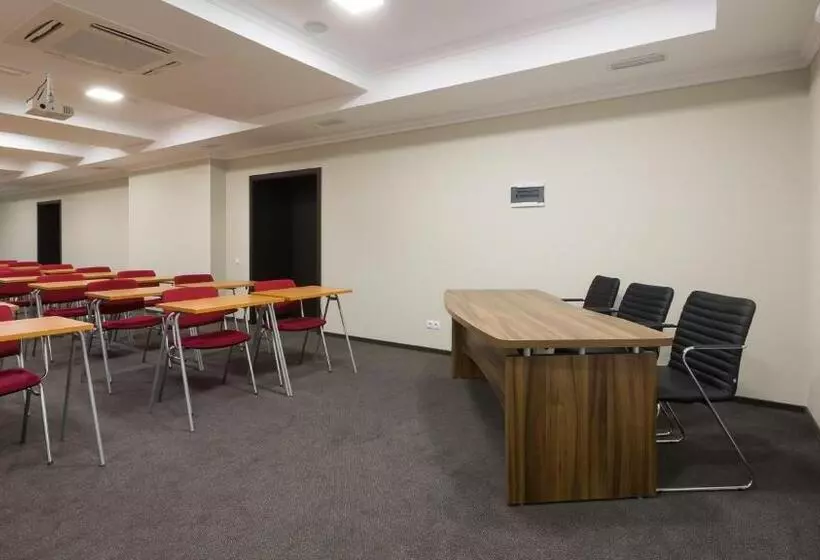 Hotelli Optima Collection Chernihiv