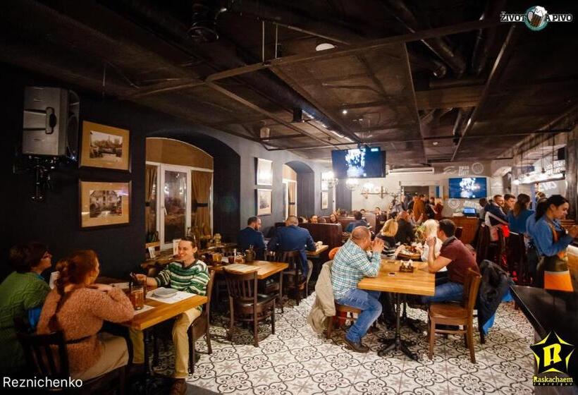 בית מלון כפרי Optima Collection Chernihiv