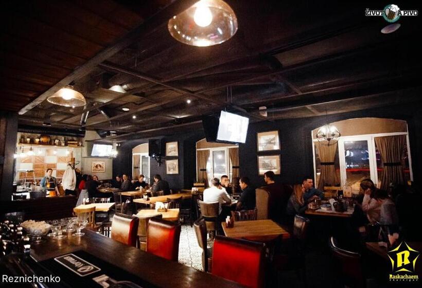 בית מלון כפרי Optima Collection Chernihiv