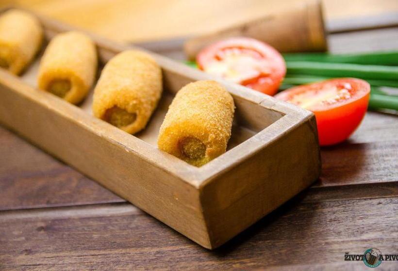 בית מלון כפרי Optima Collection Chernihiv