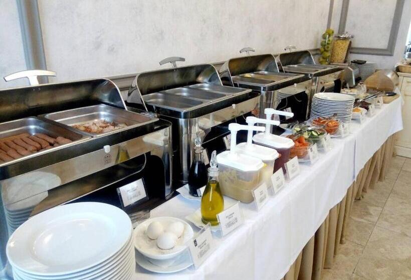 בית מלון כפרי Optima Collection Chernihiv