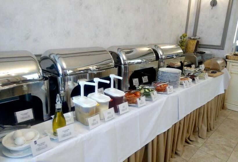 בית מלון כפרי Optima Collection Chernihiv