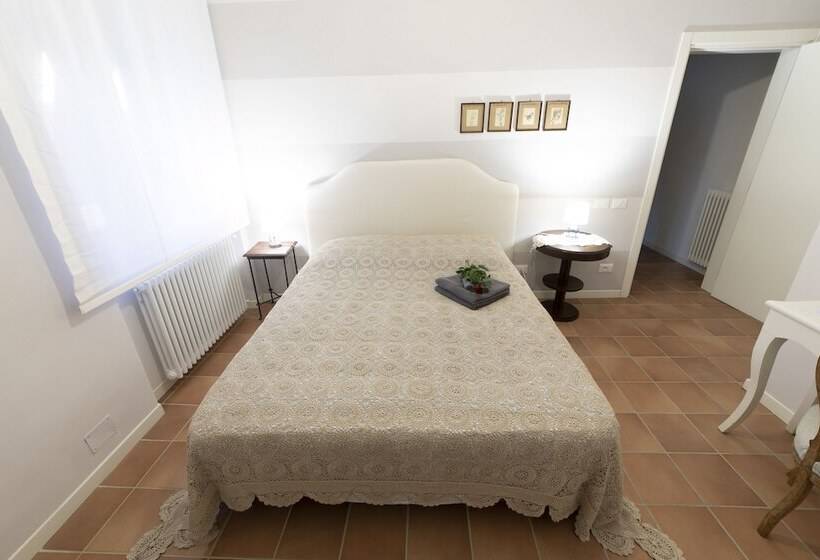 Bed and Breakfast Dogana D Acqua Rooms & Art