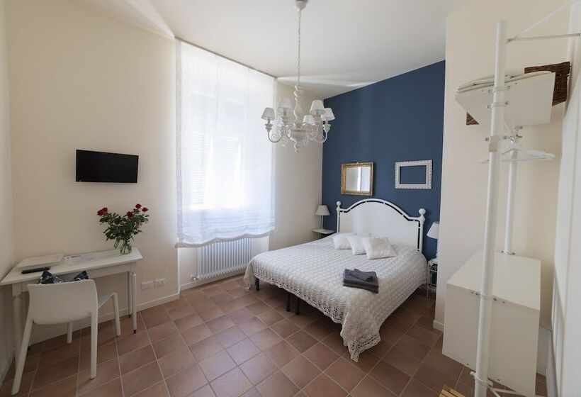 Bed and Breakfast Dogana D Acqua Rooms & Art