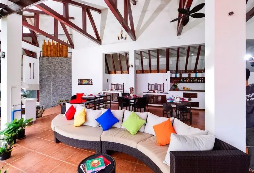 هتل Anda Cove Beach Retreat
