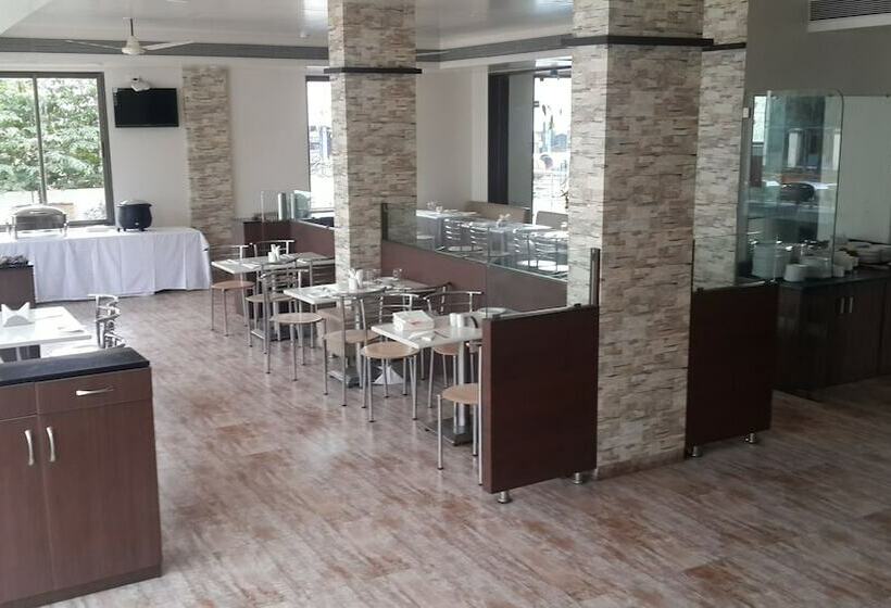 Hotel New Leaf Achillea Chakan