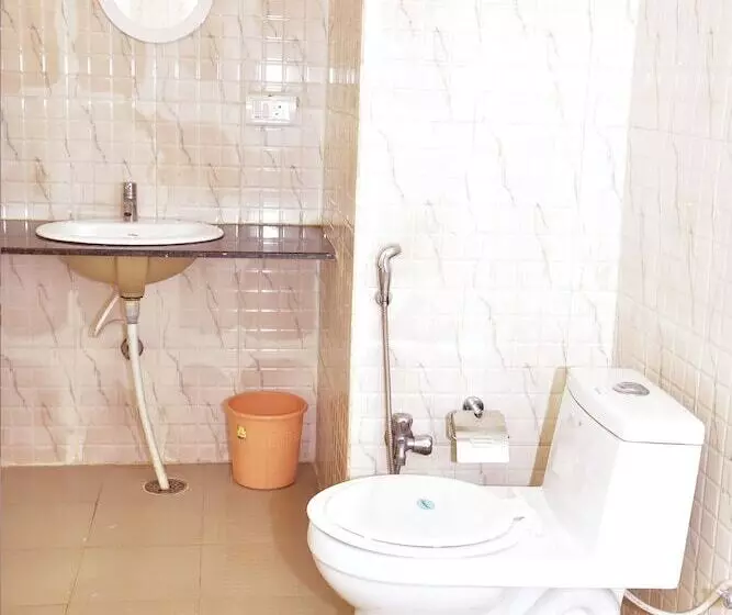 Hotelli Vedanta Wake Up   Coorg, Madikeri Town Center