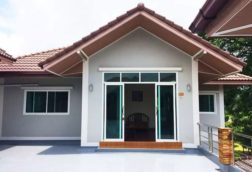 Majatalo Baan Suan Khun Yaiy