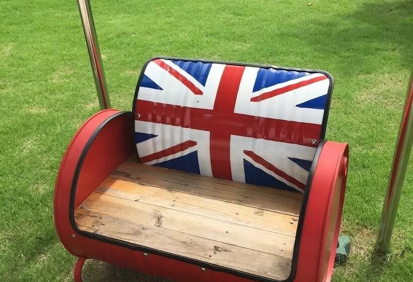 Majatalo Baan Suan Khun Yaiy