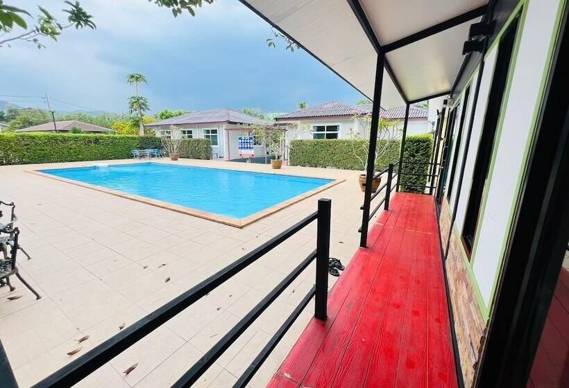 Pensão Baan Suan Khun Yaiy