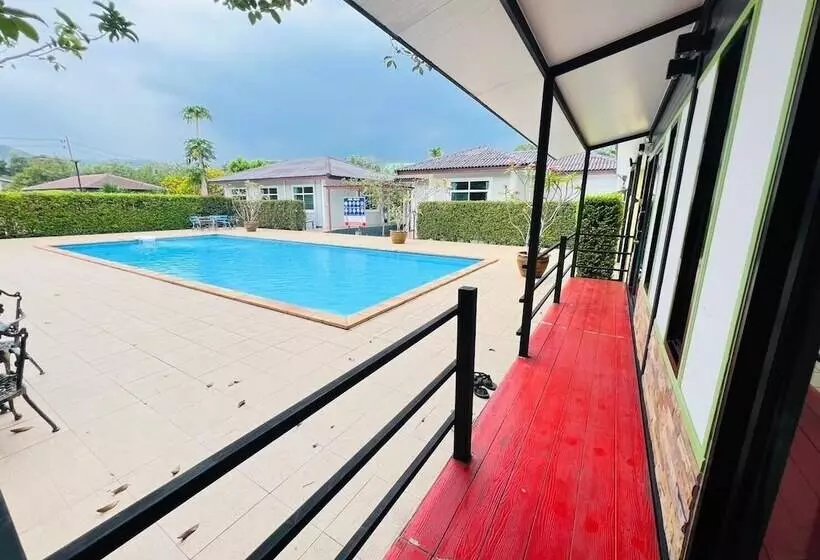 Majatalo Baan Suan Khun Yaiy