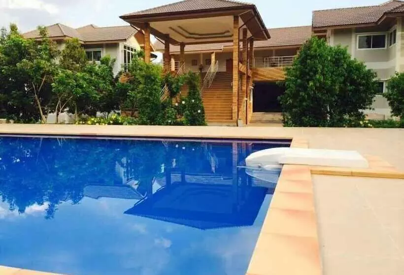 Majatalo Baan Suan Khun Yaiy